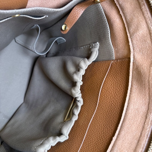 Cuyana Tall Easy Zipper Tote with Insert - Picture 7 of 16